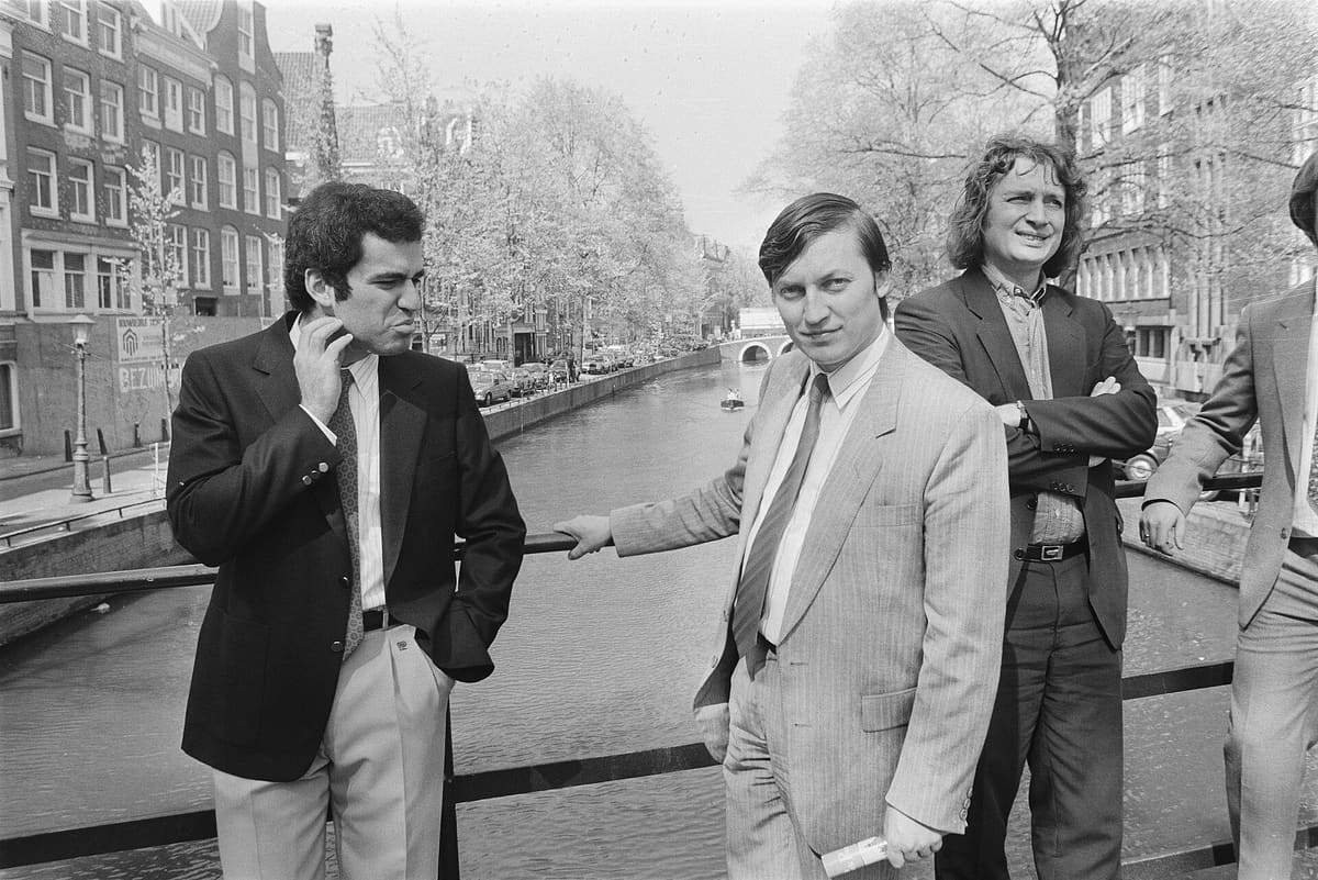 Kasparov, Karpov a Timman (Nationaal Archief)